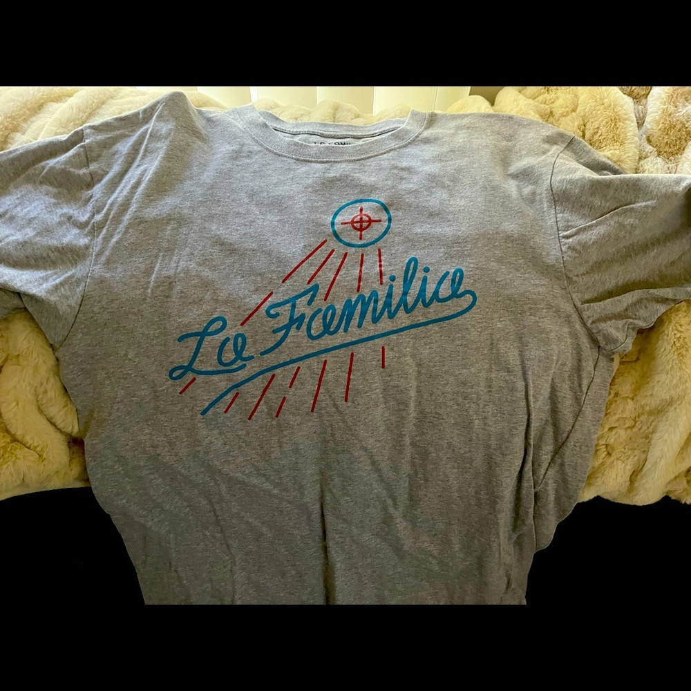 New La Familia Men’s  Gray Shirt
